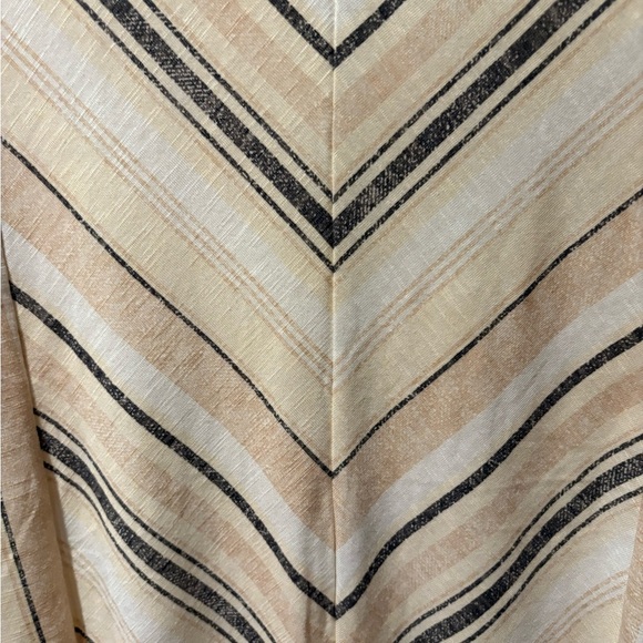 Vintage Rose brand top featuring a striped chevron pattern women’s size M NWT - Picture 3 of 9